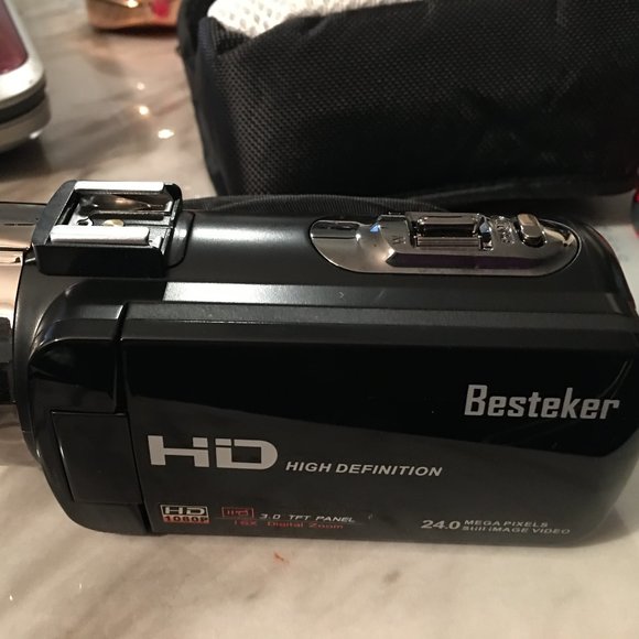 Brand NEW Besteker Camcorder in the Box, See Photos & Booklet - Picture 1 of 6